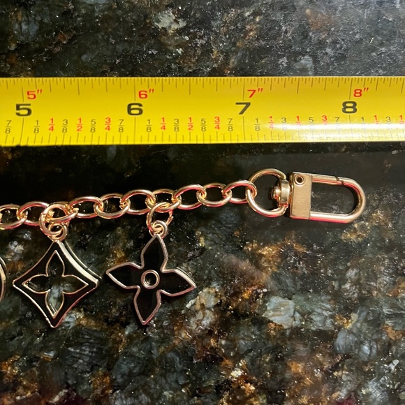 Luxury Floral clover gold purse chain accent black / gold design easy clip on 8” - Picture 4 of 4